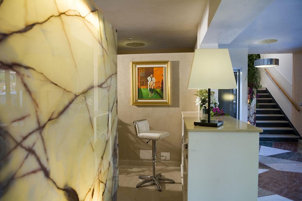 Hotel Ristorante Cavaliere Scario Exteriör bild