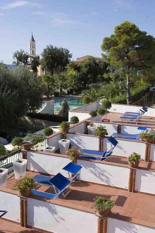 Hotel Ristorante Cavaliere Scario Exteriör bild