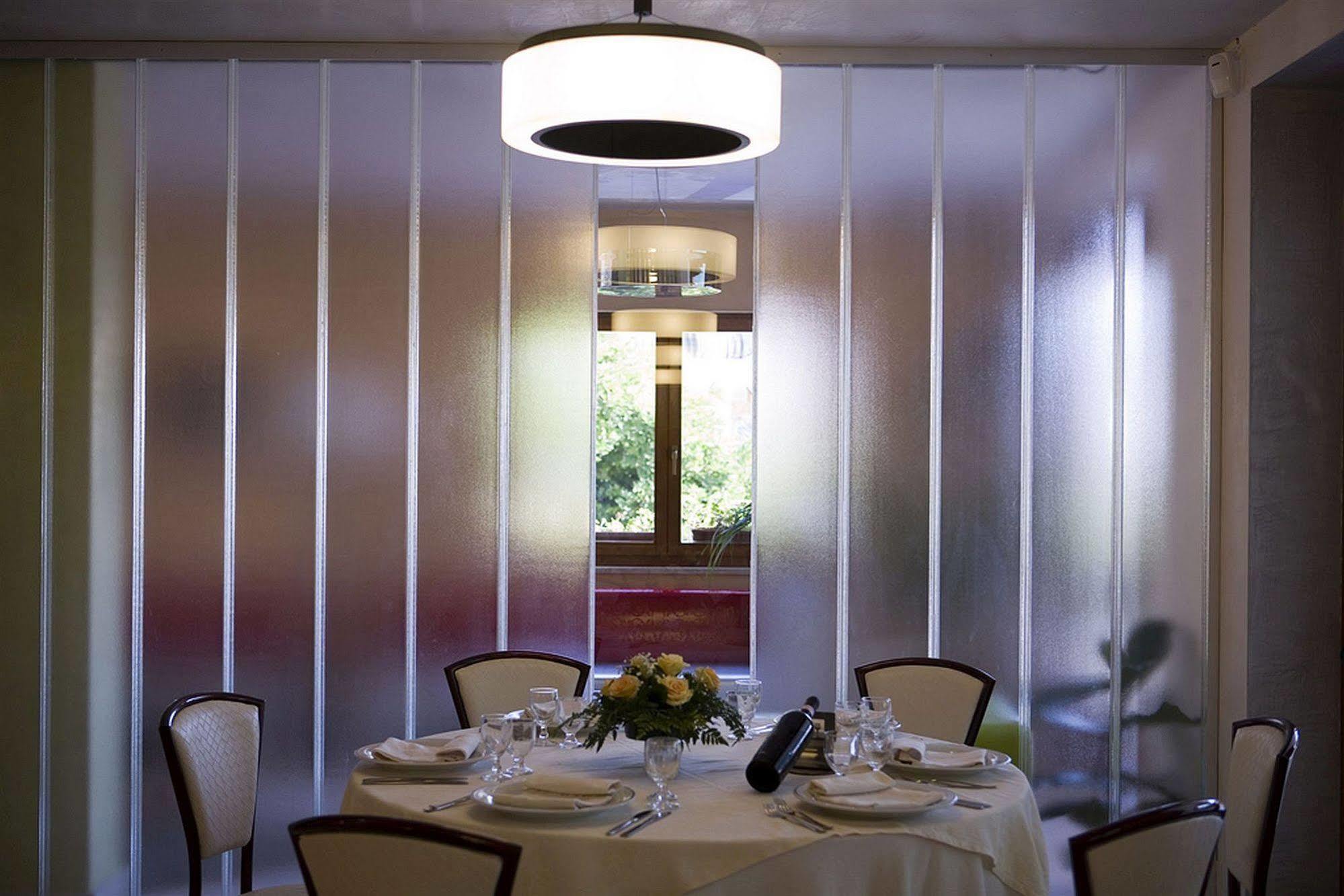 Hotel Ristorante Cavaliere Scario Exteriör bild