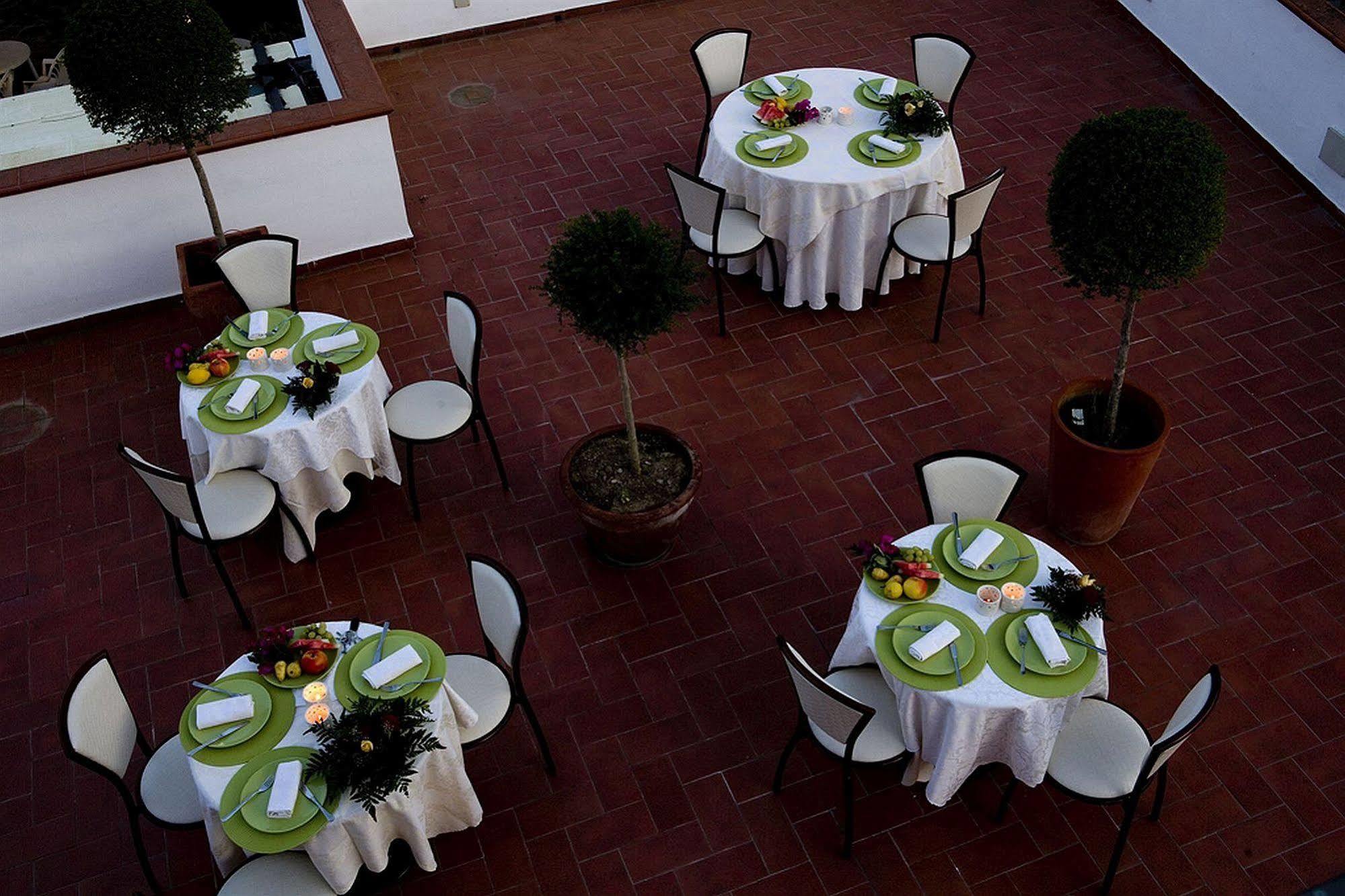 Hotel Ristorante Cavaliere Scario Exteriör bild
