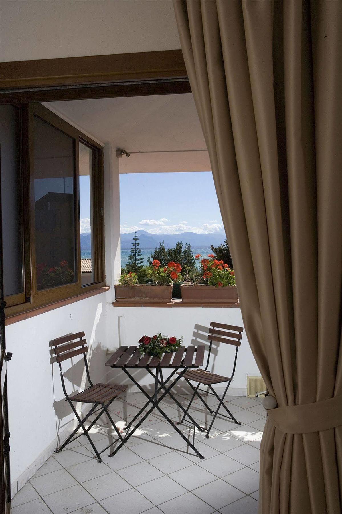 Hotel Ristorante Cavaliere Scario Exteriör bild