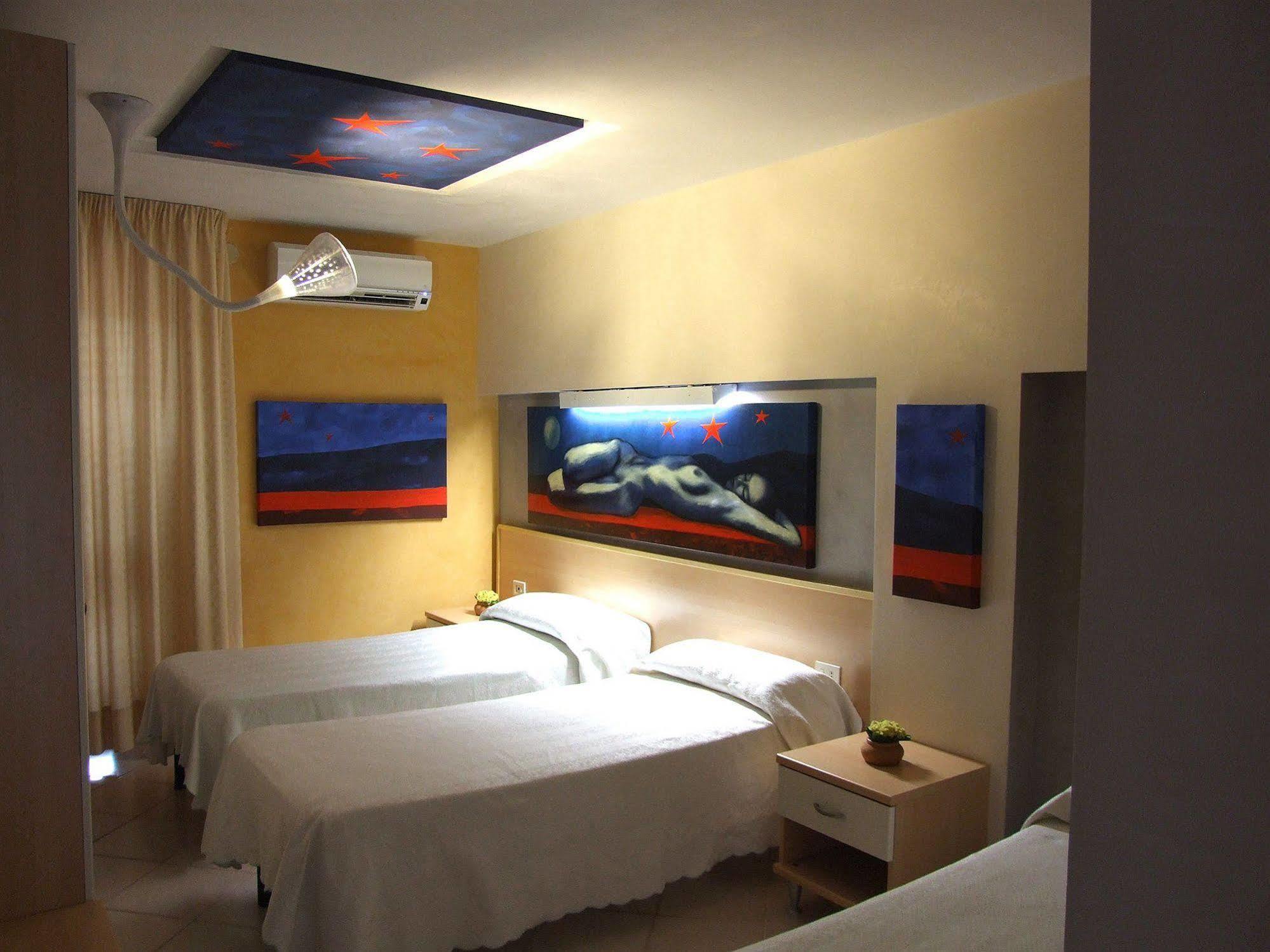 Hotel Ristorante Cavaliere Scario Exteriör bild